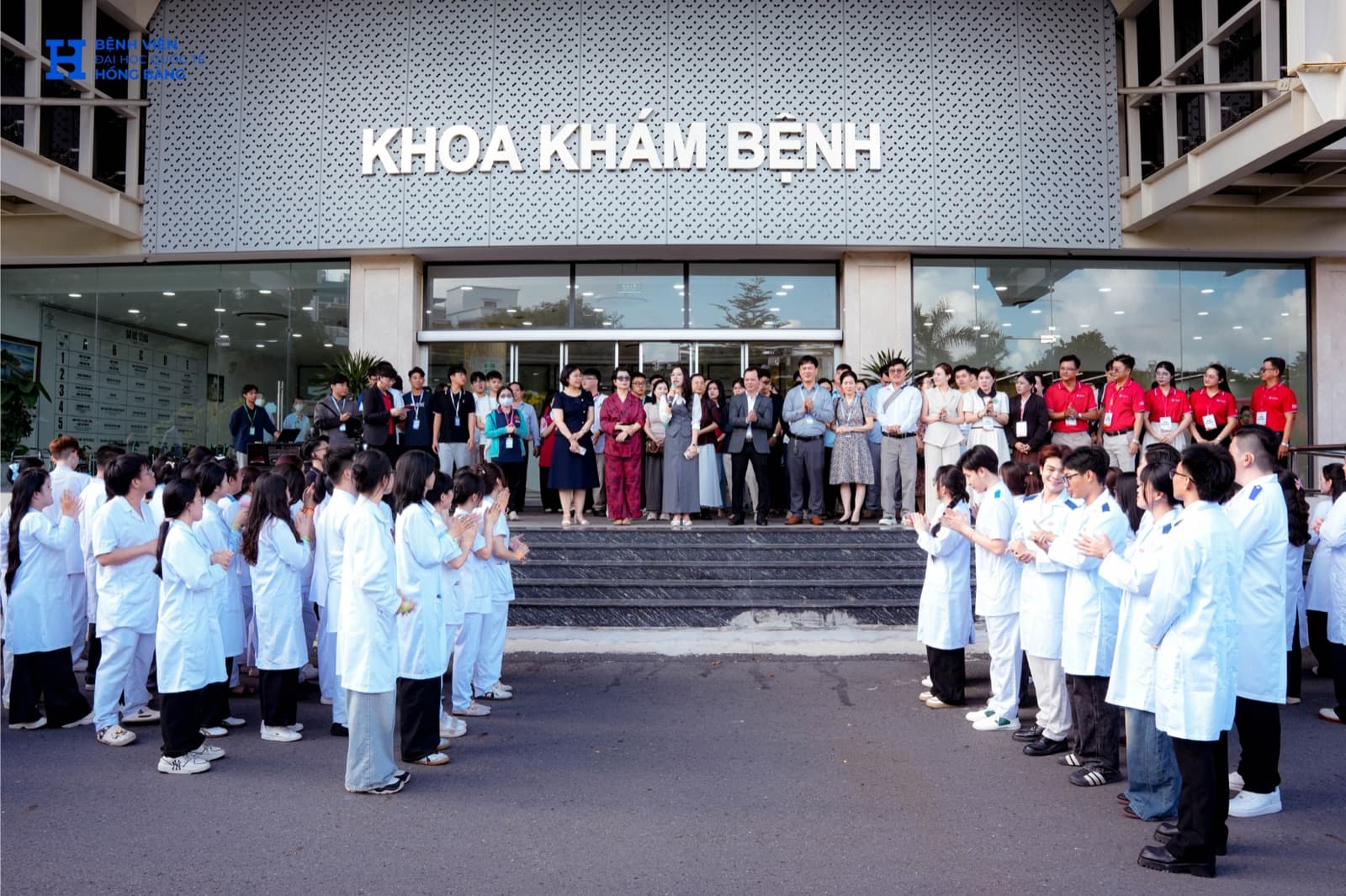 HIPPOCRATES IN HIU 2026 – Hành trình trải nghiệm đầy cảm hứng tại Bệnh viện HIU